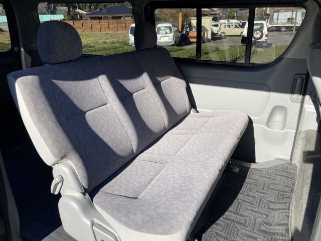 Toyota HIACE VAN 2006-10 195263-4