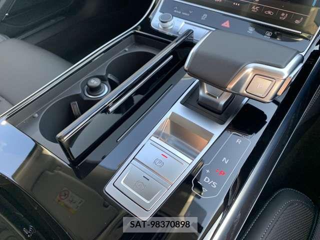 Audi A8 2022-07 261194-12