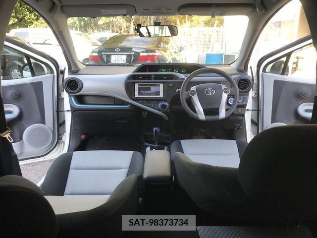 Toyota AQUA 2013-01 260613-4
