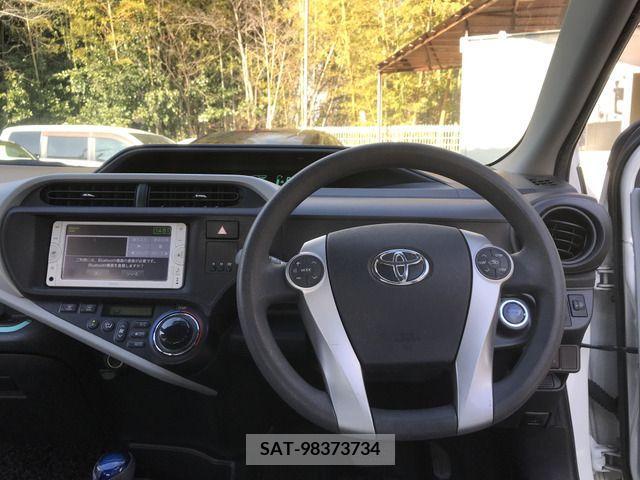 Toyota AQUA 2013-01 260613-8