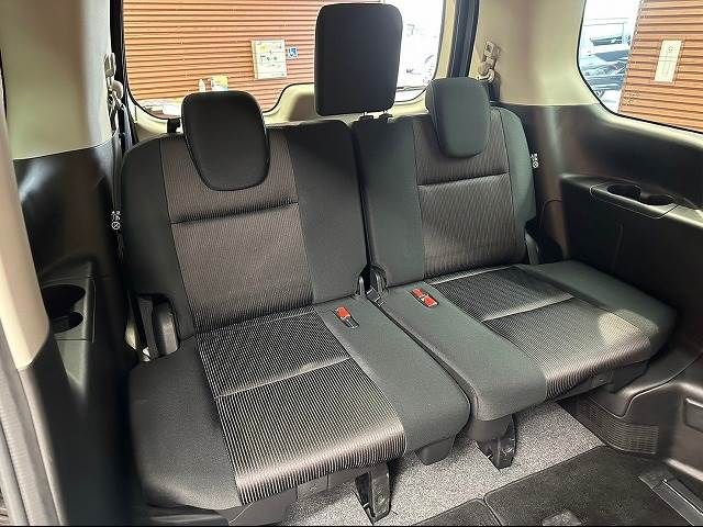 Nissan SERENA 2017-01 184581-9