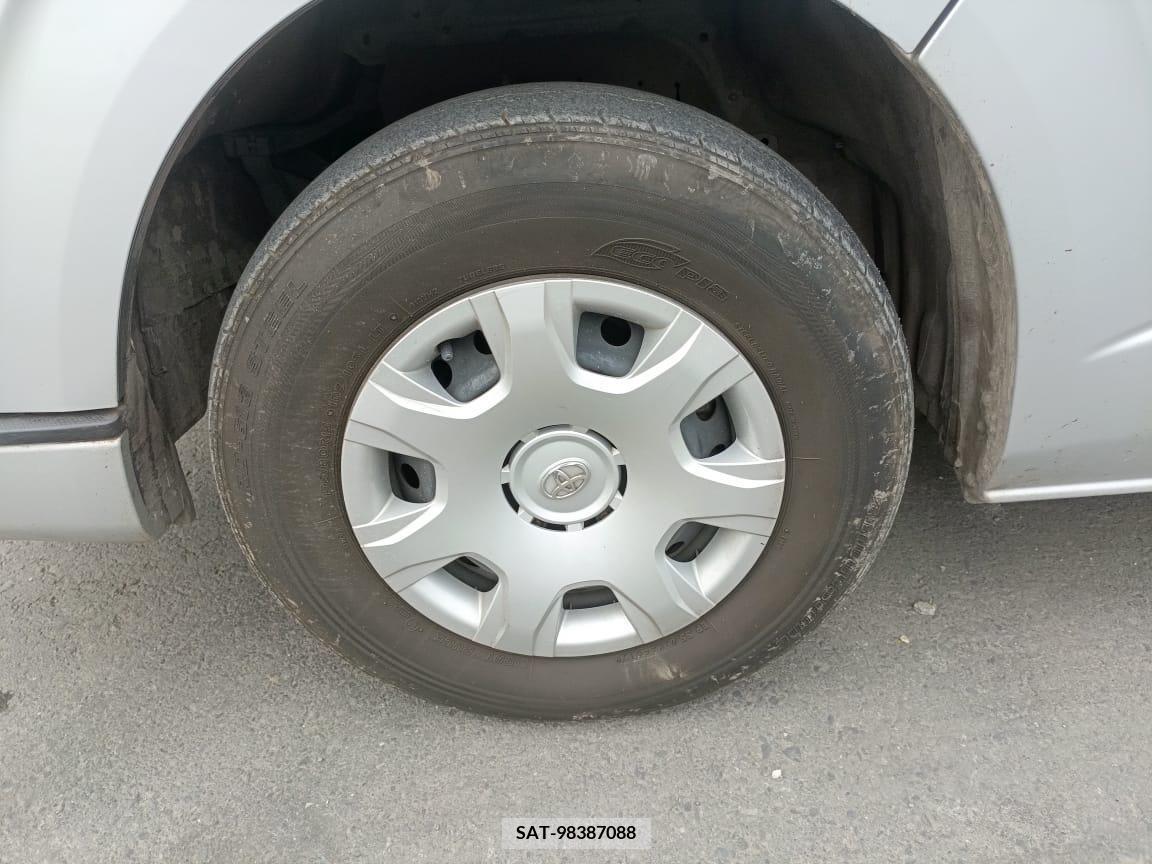Toyota HIACE VAN 2017-12 257673-16