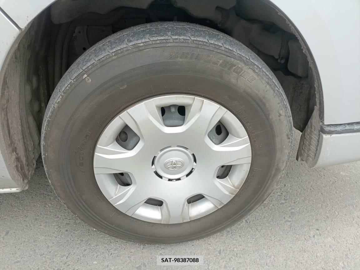 Toyota HIACE VAN 2017-12 257673-18