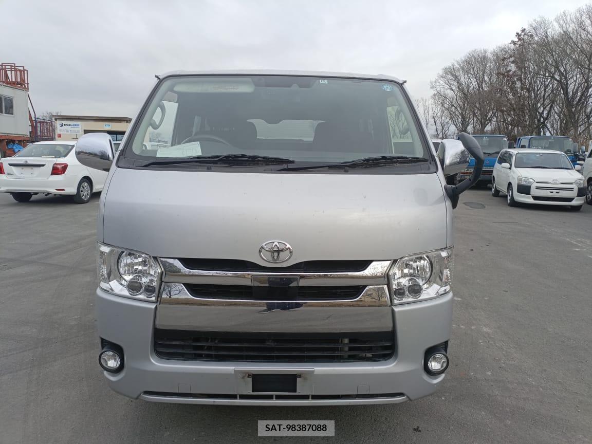 Toyota HIACE VAN 2017-12 257673-4