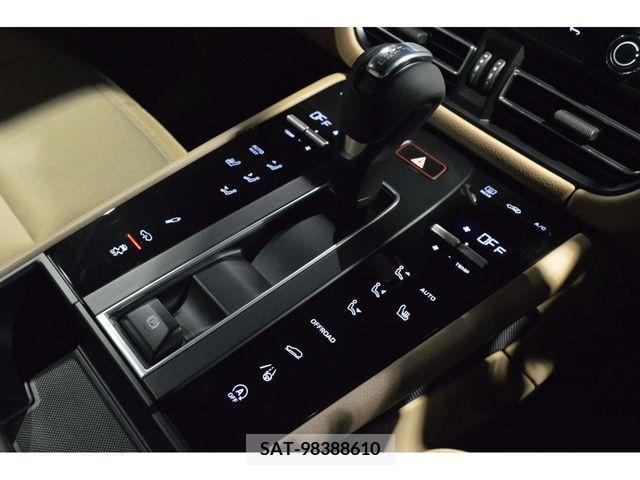 Porsche MACAN 2022-09 366255-8
