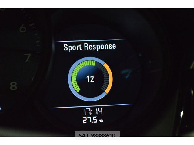 Porsche MACAN 2022-09 366255-24