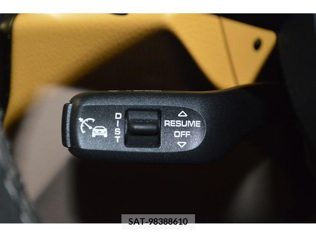 Porsche MACAN 2022-09 366255-25