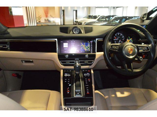 Porsche MACAN 2022-09 366255-7