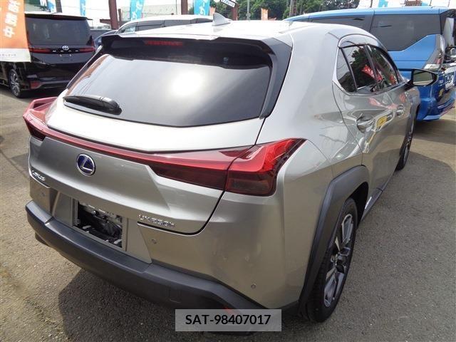 Lexus UX 2021-08 334361-5