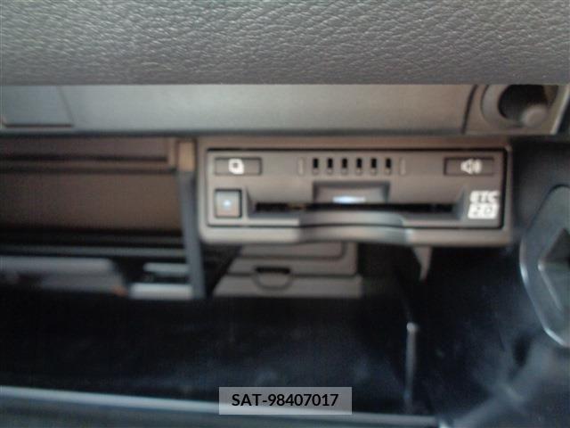 Lexus UX 2021-08 334361-28
