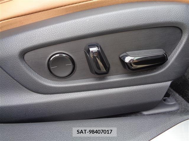 Lexus UX 2021-08 334361-15