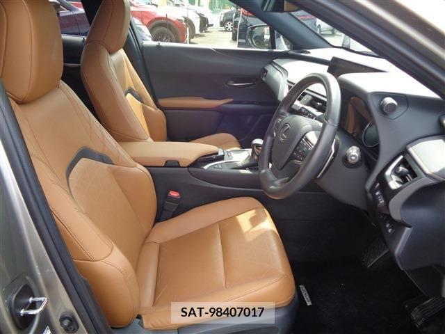 Lexus UX 2021-08 334361-14