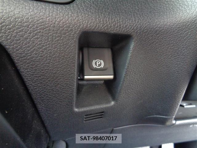 Lexus UX 2021-08 334361-25
