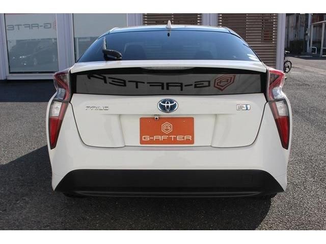 Toyota PRIUS 2017-10 195803-9