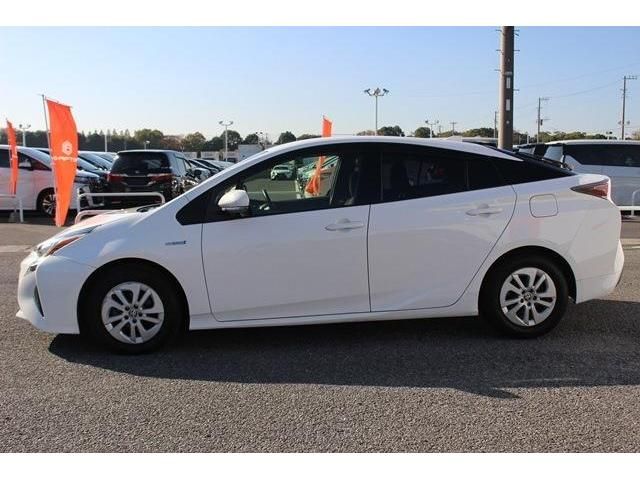 Toyota PRIUS 2017-10 195803-8