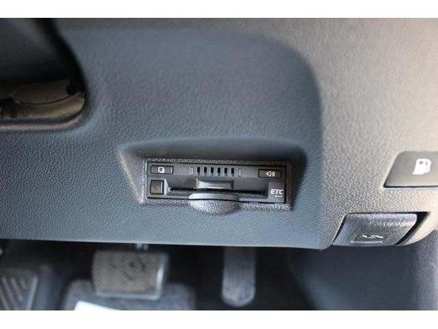 Toyota PRIUS 2017-10 195803-1