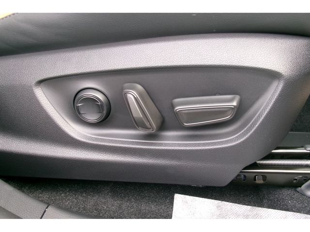 Toyota CROWN 2023-10 14928-10