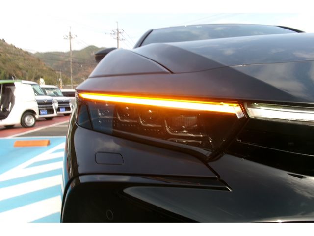 Toyota CROWN 2023-10 14928-13