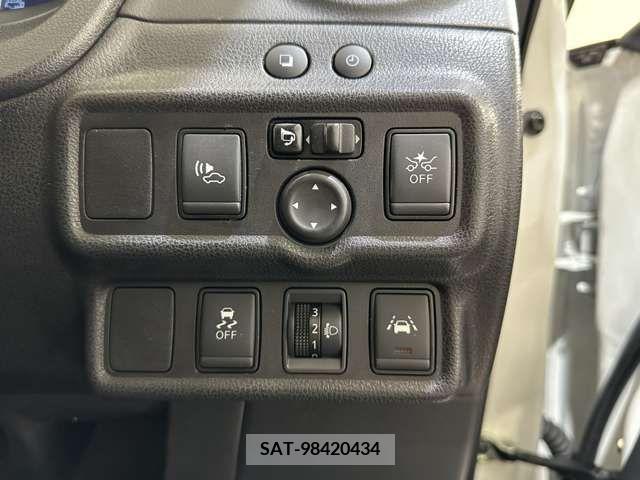 Nissan NOTE 2019-05 305486-16