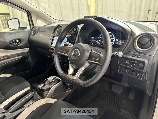 Nissan NOTE 2019-05 305486-12