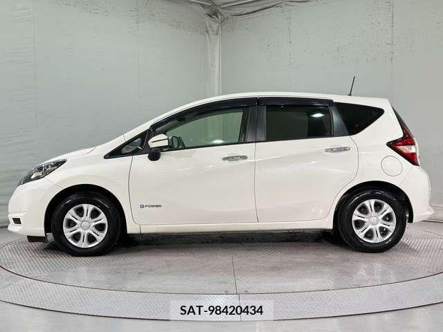 Nissan NOTE 2019-05 305486-11