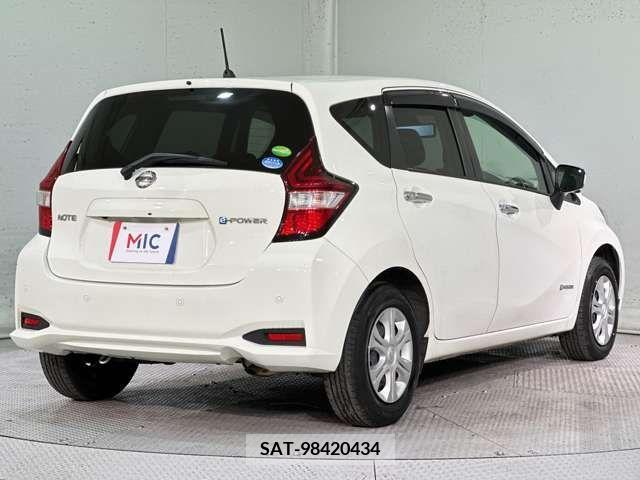 Nissan NOTE 2019-05 305486-8