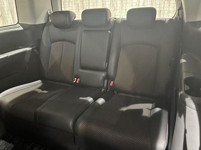 Nissan ELGRAND 2012-06 10473-24