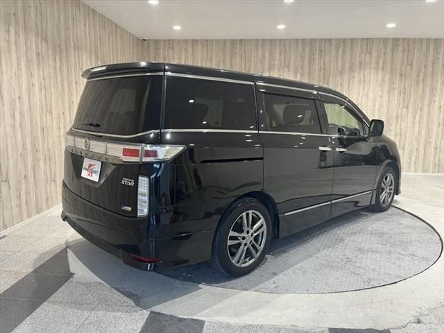 Nissan ELGRAND 2012-06 10473-4