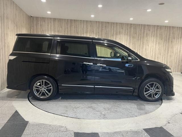 Nissan ELGRAND 2012-06 10473-3