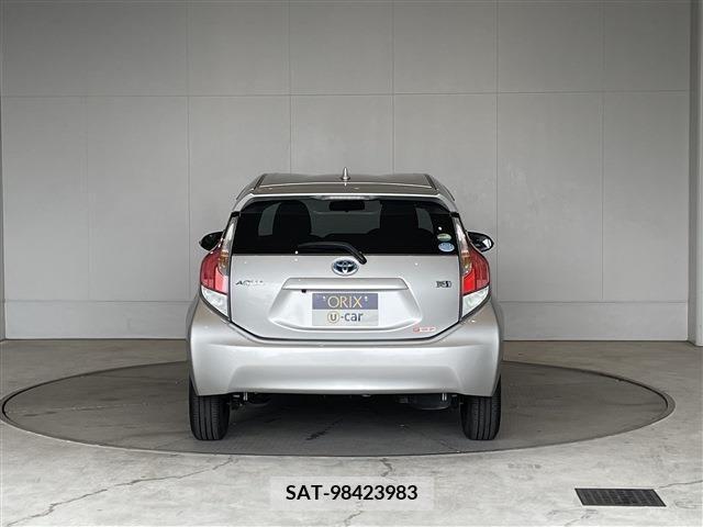 Toyota AQUA 2017-03 260446-14