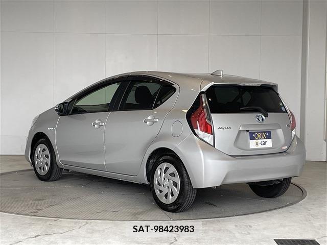 Toyota AQUA 2017-03 260446-12