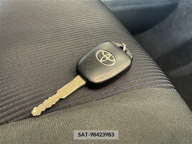 Toyota AQUA 2017-03 260446-10