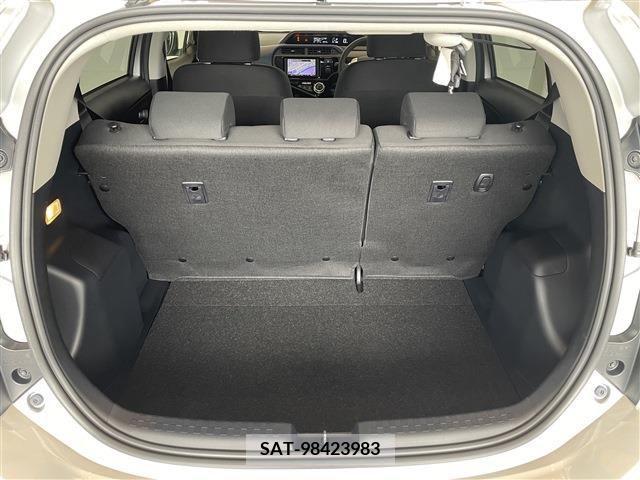Toyota AQUA 2017-03 260446-4