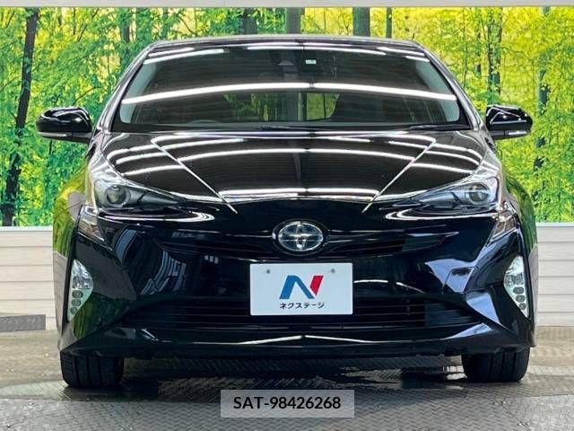 Toyota PRIUS 2017-07 330654-14