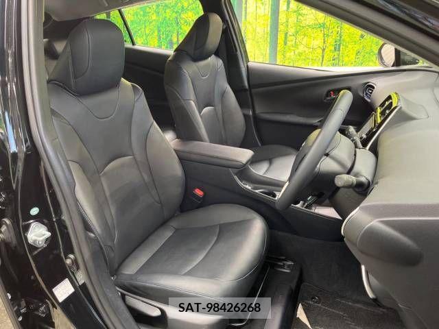Toyota PRIUS 2017-07 330654-8