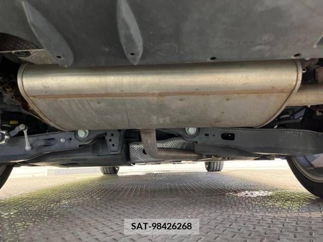 Toyota PRIUS 2017-07 330654-18