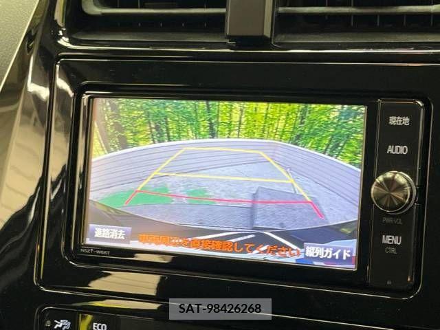 Toyota PRIUS 2017-07 330654-3