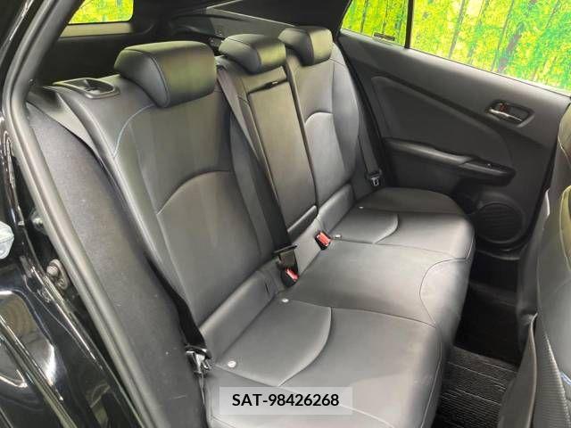 Toyota PRIUS 2017-07 330654-10