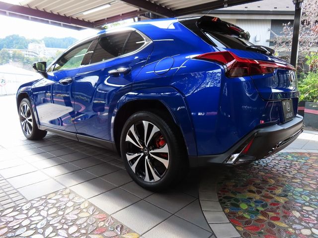 Lexus UX 2023-05 16879-12