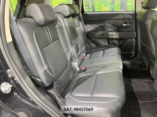 Mitsubishi OUTLANDER PHEV 2015-10 215420-10