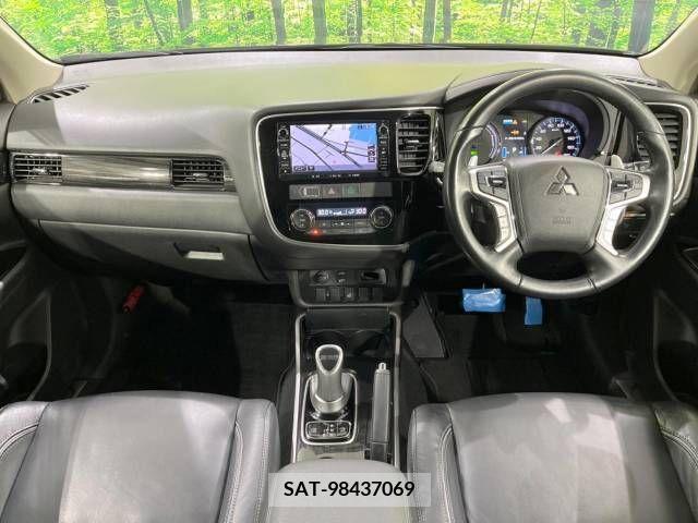 Mitsubishi OUTLANDER PHEV 2015-10 215420-1