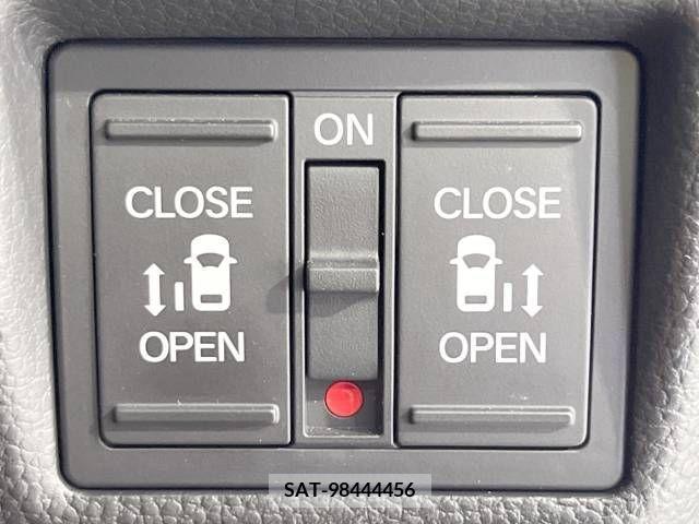 Honda N BOX CUSTOM 2022-08 364939-4