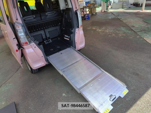 Honda N BOX 2017-04 306870-23