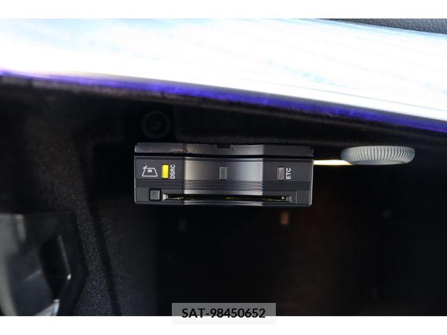 Mercedes Benz E-CLASS 2018-01 219760-10