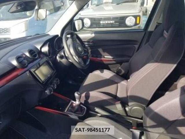 Suzuki SWIFT 2022-03 320819-1