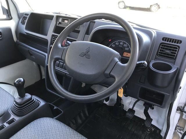 Mitsubishi MINICAB TRUCK 2014-09 3933-1