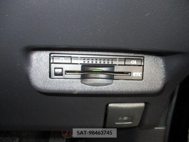 Toyota PRIUS 2013-02 382958-12