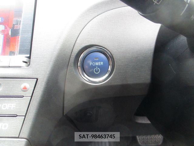 Toyota PRIUS 2013-02 382958-8