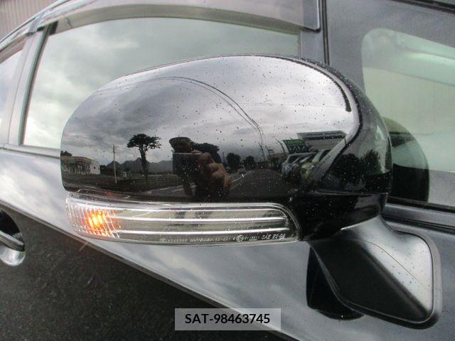 Toyota PRIUS 2013-02 382958-22