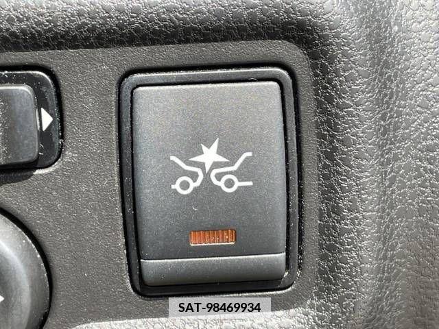 Nissan NOTE 2016-08 365409-2